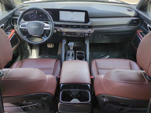 Certified 2025 Kia Telluride SX w/ SX Captain's Chair Package FWD image 15