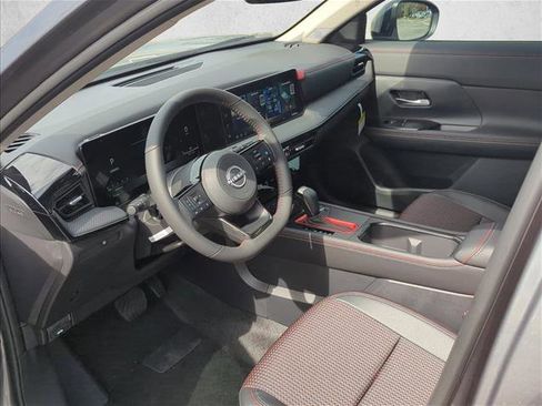 New 2026 Nissan Kicks SR w/ Cold Weather Package image 9