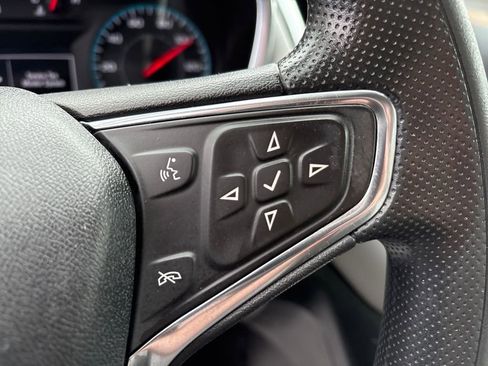 Used 2020 Chevrolet Equinox LS image 12