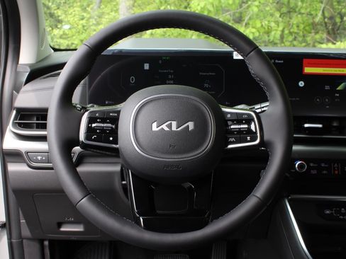 New 2026 Kia Carnival SX Prestige FWD image 11