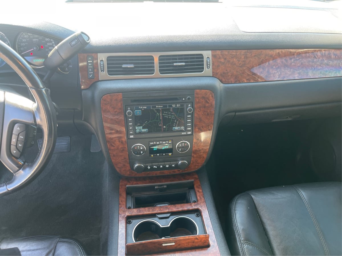 Used 2007 Chevrolet Tahoe LTZ w/ LTZ Preferred Equipment Group AWD/4WD image 16