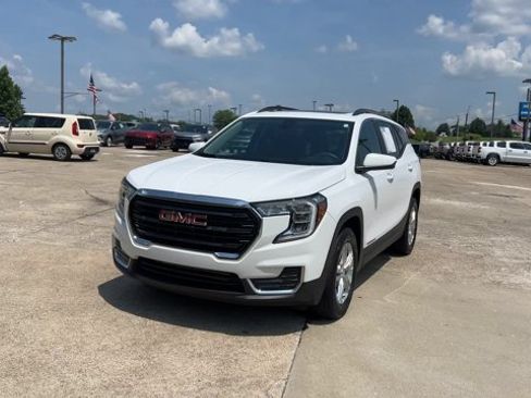 Certified 2023 GMC Terrain SLE w/ Driver Convenience Package AWD/4WD image 4