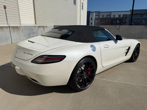 Used 2014 Mercedes-Benz SLS AMG GT Roadster image 28