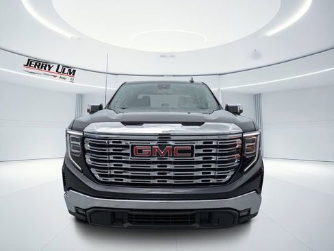Used 2025 GMC Sierra 1500 SLT RWD image 8