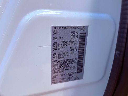 Certified 2026 INFINITI QX60 Luxe w/ Family Package image 39