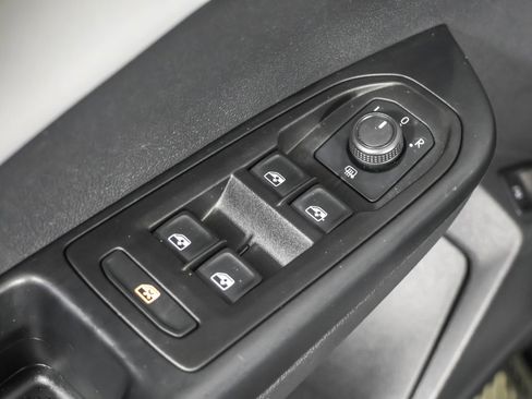 Used 2023 Volkswagen Taos SE w/ Panoramic Sunroof Package AWD/4WD image 35