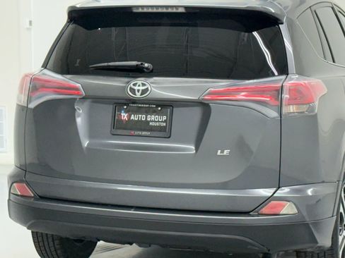 Used 2016 Toyota RAV4 LE image 14