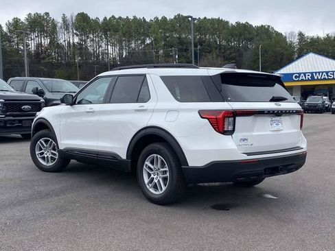 New 2026 Ford Explorer Active AWD/4WD image 5