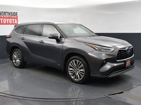 Used 2021 Toyota Highlander Platinum image 6
