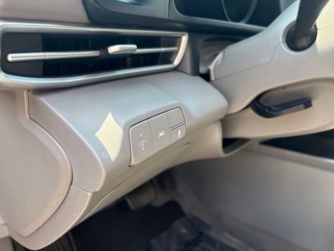 Used 2023 Hyundai Elantra SEL w/ Preferred Accessory Package FWD image 16