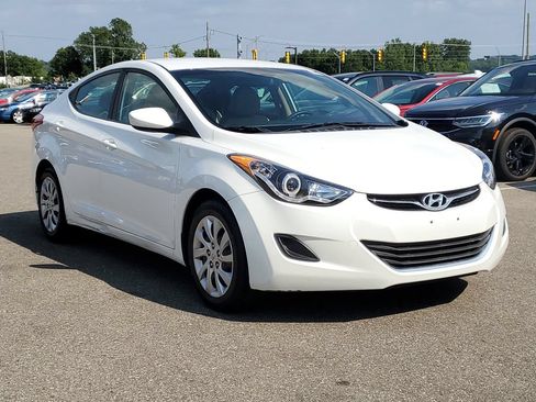Used 2012 Hyundai Elantra GLS w/ Comfort Pkg 2 FWD image 4