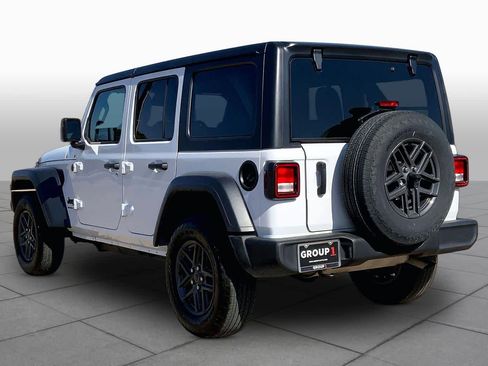 Used 2025 Jeep Wrangler Unlimited Sport AWD/4WD image 12