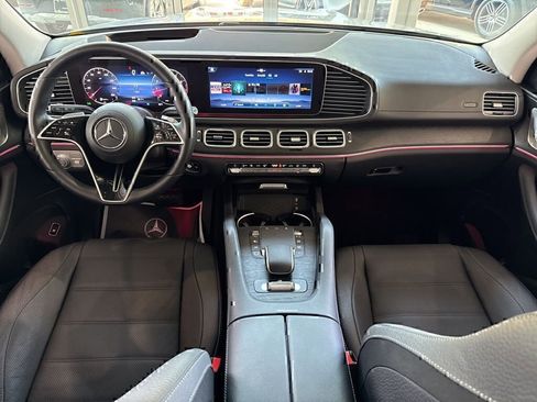 Certified 2025 Mercedes-Benz GLS 450 4MATIC image 22