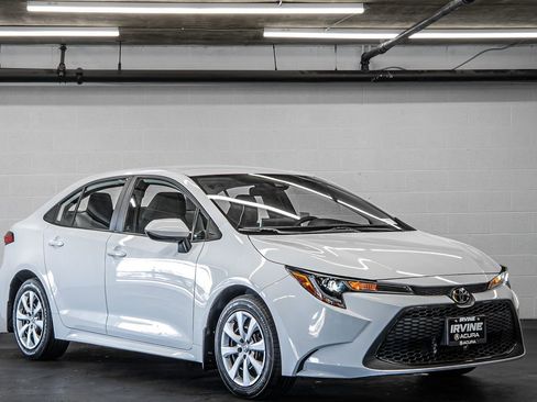 Used 2021 Toyota Corolla LE image 7