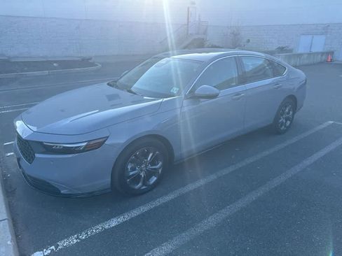 Used 2023 Honda Accord EX-L image 3