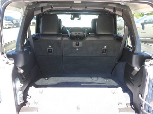Used 2026 Jeep Wrangler Unlimited Sahara w/ Safety Group AWD/4WD image 17