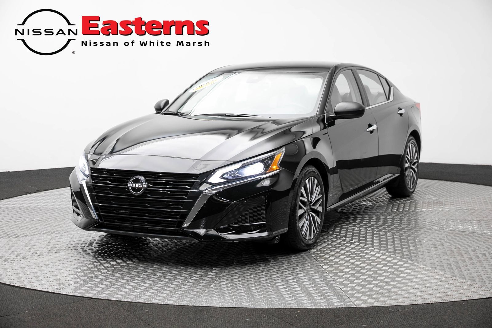 Used 2024 Nissan Altima 2.5 SV FWD image 1