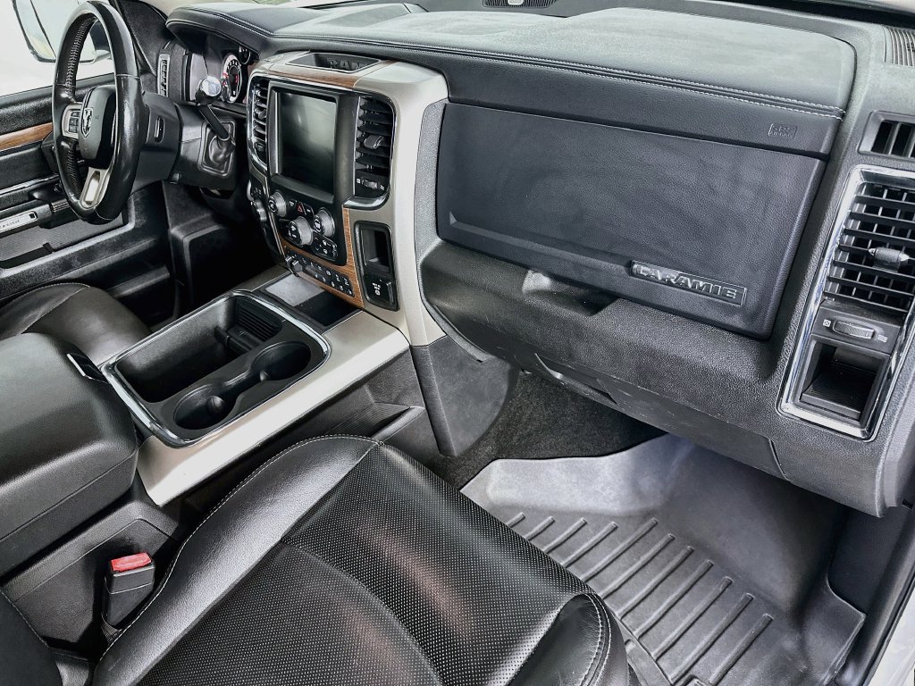 Used 2016 RAM 3500 Laramie w/ Convenience Group AWD/4WD image 29