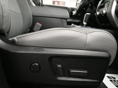 Used 2020 Toyota Tundra Limited w/ Limited Premium Package AWD/4WD image 26