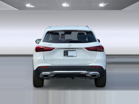 Used 2025 Mercedes-Benz GLA 250 image 8