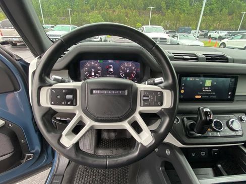 Used 2020 Land Rover Defender 110 HSE AWD/4WD image 13