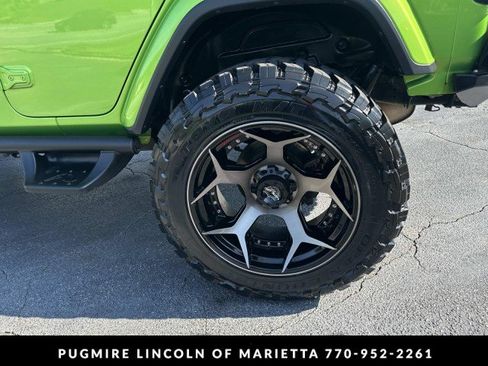 Used 2019 Jeep Wrangler Unlimited Sahara w/ Uconnect 4C Nav & Sound Group AWD/4WD image 19