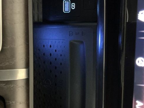 Used 2023 Genesis GV80 2.5T w/ Prestige Package image 17