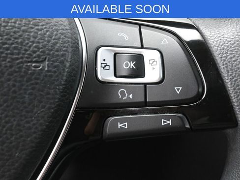 Used 2018 Volkswagen Tiguan S image 17