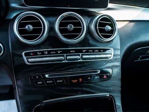 Used 2018 Mercedes-Benz GLC 300 4MATIC Coupe image 23