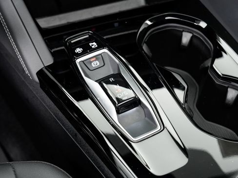 Certified 2025 Audi Q5 Premium w/ Convenience Package AWD/4WD image 15