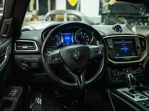 Used 2015 Maserati Ghibli RWD image 15