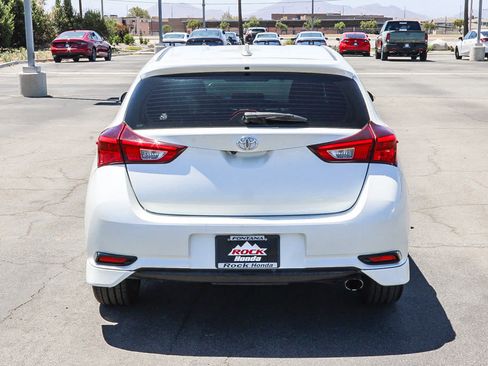 Used 2017 Toyota Corolla iM w/ Carpet Mat Package FWD image 7