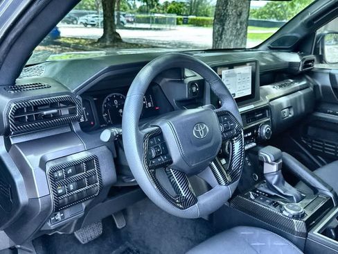 Used 2025 Toyota Tacoma SR5 AWD/4WD image 13