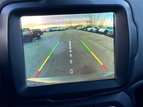 Used 2022 Jeep Renegade Altitude w/ Convenience Group AWD/4WD image 14