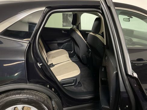 Used 2021 Ford Escape SE image 32