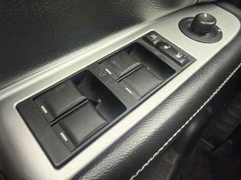 Used 2014 Jeep Compass Latitude image 29