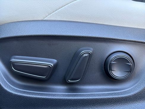 Used 2022 Toyota Corolla XSE image 11