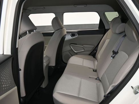 Used 2021 Kia Soul LX image 30