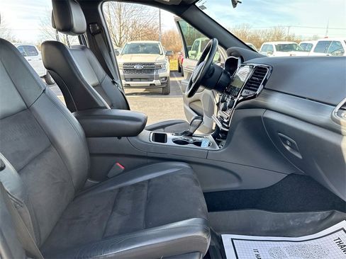 Used 2021 Jeep Grand Cherokee Laredo X image 23