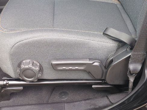 Used 2025 Jeep Wrangler Unlimited Sahara w/ Safety Group image 21