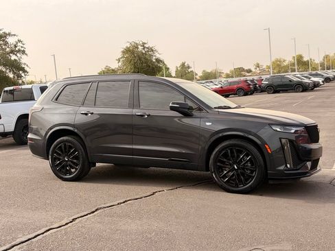 Used 2021 Cadillac XT6 Sport w/ LPO, ONYX Package AWD/4WD image 7