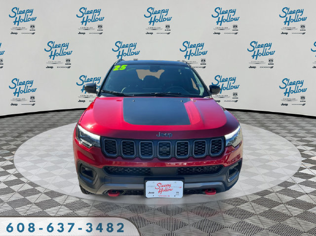 Used 2025 Jeep Compass Trailhawk w/ Trailhawk Elite Group AWD/4WD image 2