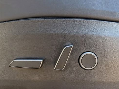 Used 2021 Tesla Model Y Performance image 25