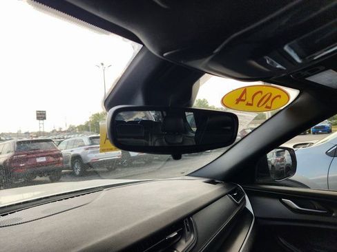 Used 2024 Jeep Grand Cherokee L Laredo image 14