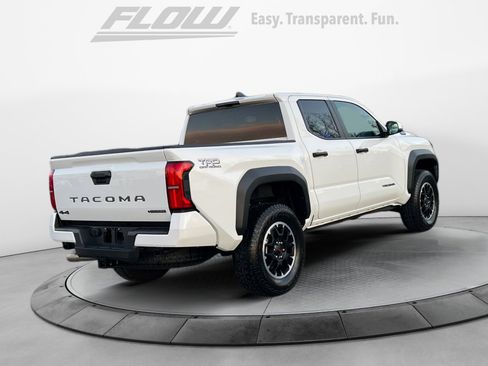 Used 2025 Toyota Tacoma TRD Off-Road image 9