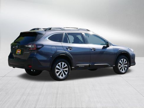 Used 2024 Subaru Outback Premium AWD/4WD image 7