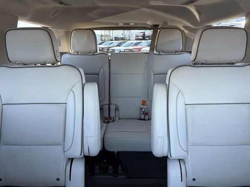 Used 2021 GMC Yukon Denali w/ Denali Premium Package image 26