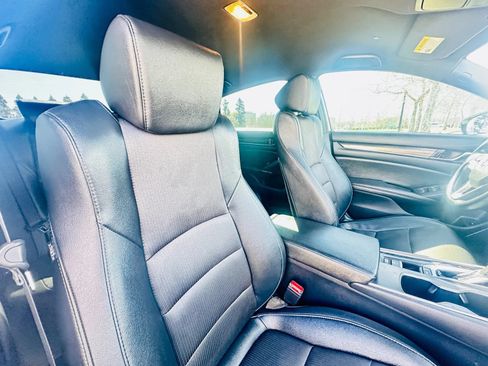 Used 2019 Honda Accord Sport image 9