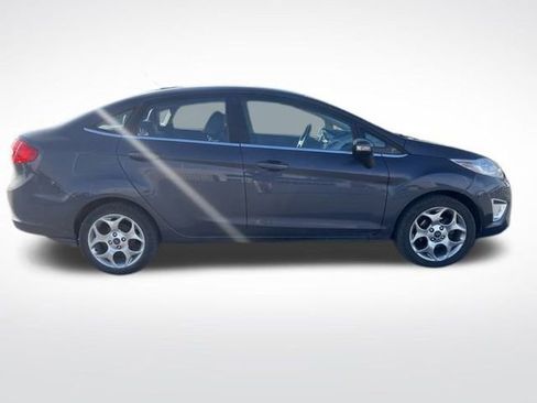 Used 2013 Ford Fiesta Titanium image 4