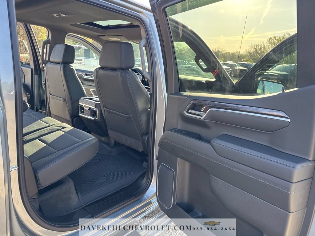 Certified 2025 Chevrolet Silverado 1500 LTZ AWD/4WD image 25
